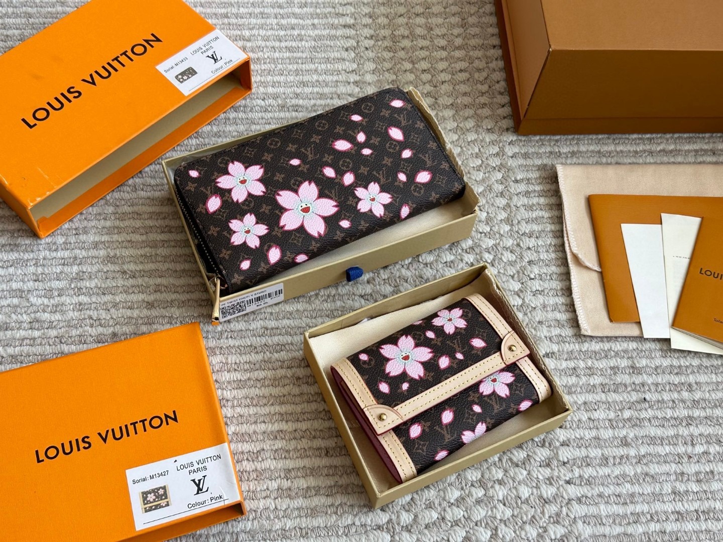 Luxury Accessories 75
