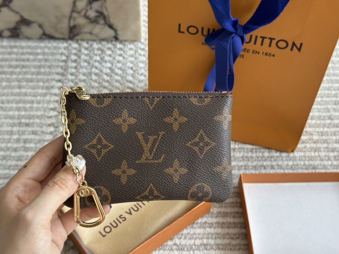 Luxury Accessories 72