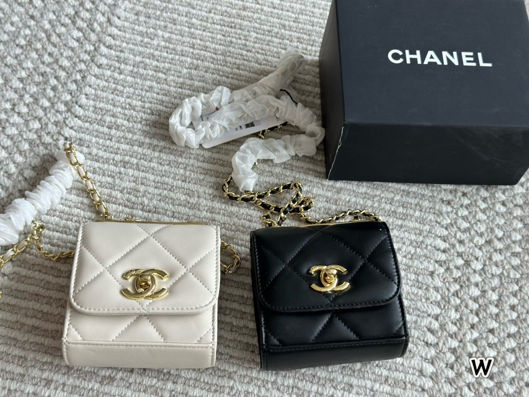 Luxury Accessories 71